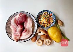 五花肉焖饭的做法图解1