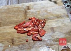 酸豆角茭白炒腊肠的做法图解5