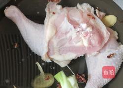 香辣手撕鸡的做法图解1