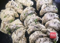 酸菜馅锅贴的做法图解4