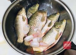 家常炖鱼的做法图解2