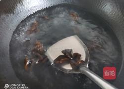木耳炒莲藕的做法图解5