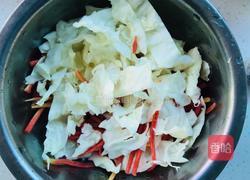 包菜鸡蛋饼的做法图解1