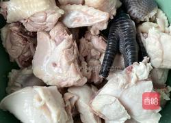 杭椒炒鸡的做法图解1