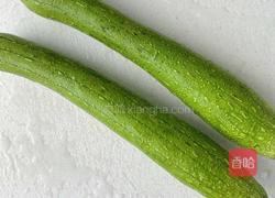 杭椒丝瓜炒蛋的做法图解1