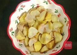 红糖板栗小米粥的做法图解1