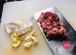 干煸梅豆的做法图解2