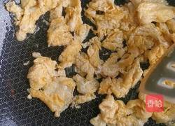 火腿虾仁蛋炒饭的做法图解3