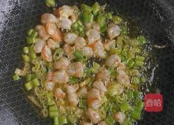 火腿虾仁蛋炒饭的做法图解4