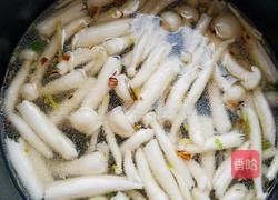菌菇虾滑汤的做法图解8