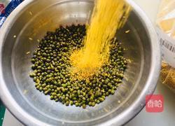 无糖糯小米绿豆红枣养生粥的做法图解1