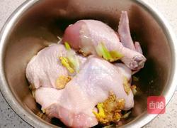凉拌手撕鸡腿的做法图解3
