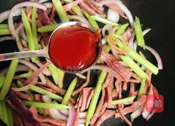 中西合璧低脂低卡|5分钟酸甜咸香炒意粉 深夜食堂风的做法图解3