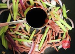 中西合璧低脂低卡|5分钟酸甜咸香炒意粉 深夜食堂风的做法图解5