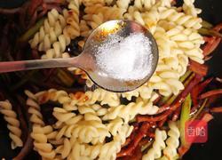 中西合璧低脂低卡|5分钟酸甜咸香炒意粉 深夜食堂风的做法图解7