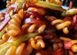 中西合璧低脂低卡|5分钟酸甜咸香炒意粉 深夜食堂风的做法图解10