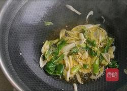 洋葱炒火腿肉的做法图解3