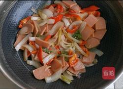 洋葱炒火腿肉的做法图解6