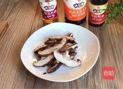 香菇冬笋肉片煲的做法图解3