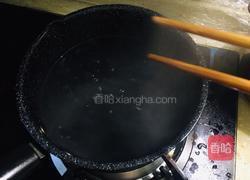 炝拌蕨根粉的做法图解2