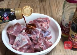 蒜香炸排骨的做法图解1