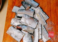 要想带鱼做得好~独门腌制秘方少不了~带鱼最佳吃法之香酥带鱼的做法图解2