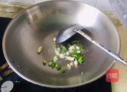鸡肉香菇土豆丁拌面的做法图解3