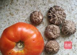 番茄花菇炒花菜的做法图解1