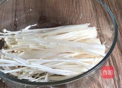 金针菇炒白菜的做法图解1