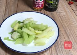泡椒西芹炒猪肝的做法图解4