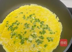 快手早餐:葱花鸡蛋饼的做法图解6