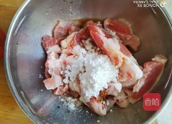 番茄菌菇炖猪肉的做法图解3