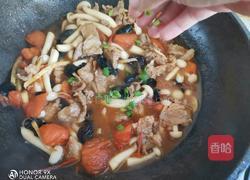 番茄菌菇炖猪肉的做法图解16
