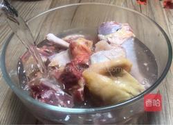 花生土鸡汤的做法图解1