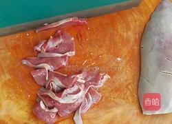 爆炒猪肝的做法图解1