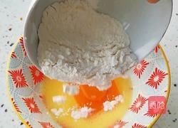 戚风蛋糕的做法图解2