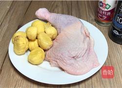 板栗焖鸡肉的做法图解1