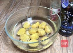 板栗焖鸡肉的做法图解3