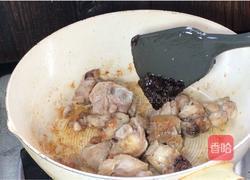 板栗焖鸡肉的做法图解8