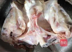 枸杞豆腐鱼头汤的做法图解1