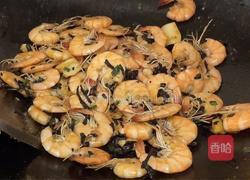  茶香爆虾的做法图解10