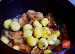 板栗红烧肉的做法图解12