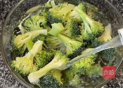 清炒西兰花的做法图解2