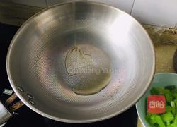 辣椒炒鱿鱼丝的做法图解4