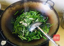 韭菜炒鱿鱼丝的做法图解8