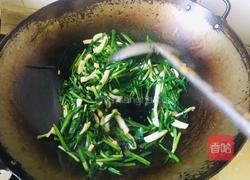 韭菜炒鱿鱼丝的做法图解10