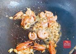 虾仁丝瓜炒白玉菇的做法图解7