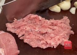 荸荠瘦肉汤的做法图解3