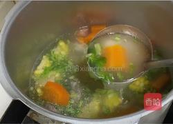 胡萝卜玉米排骨汤的做法图解8
