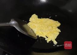 南瓜炒鸡蛋的做法图解3
